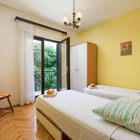 Razanj 4838a * Rogoznica (Sibenik-Knin)